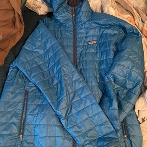Mens XXL Patagonia puffer coat hooded